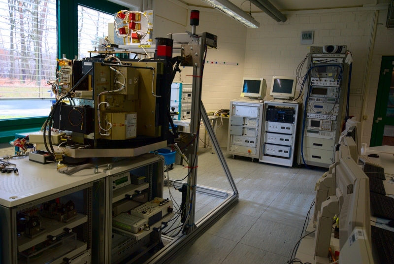  Макет Philae для электроиспытаний в Центре управления посадкой, используемый для проверки и тестирования всех мероприятий по реанимации «лэндера» 